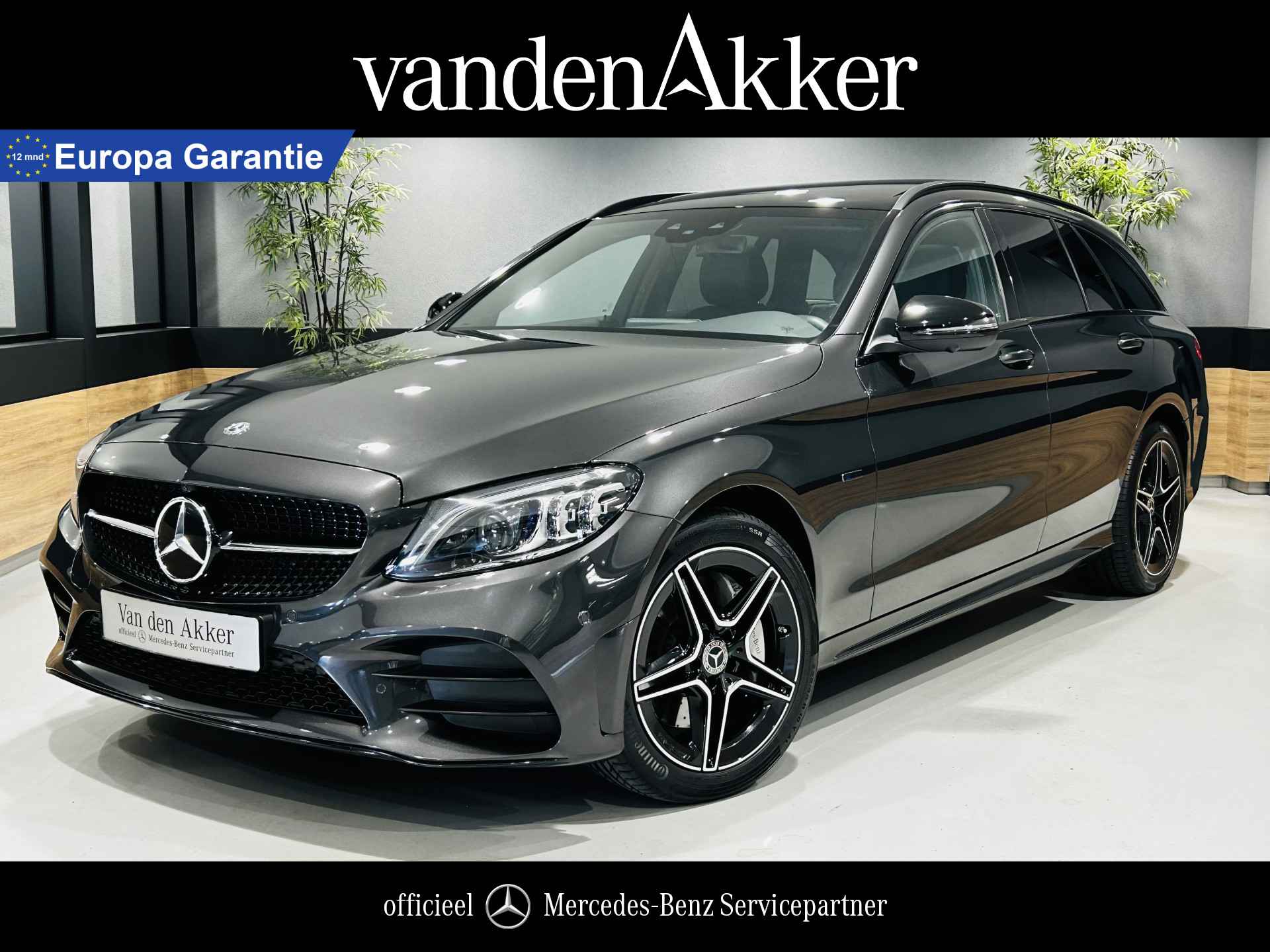 Mercedes-Benz C-Klasse Estate 300e AMG Hybride // Panoramadak // 360 Camera // MultiBeam LED koplampen // Night Pakket // Digitaal Dashbord // Elektrische Achterklep // Sfeerverlichting
